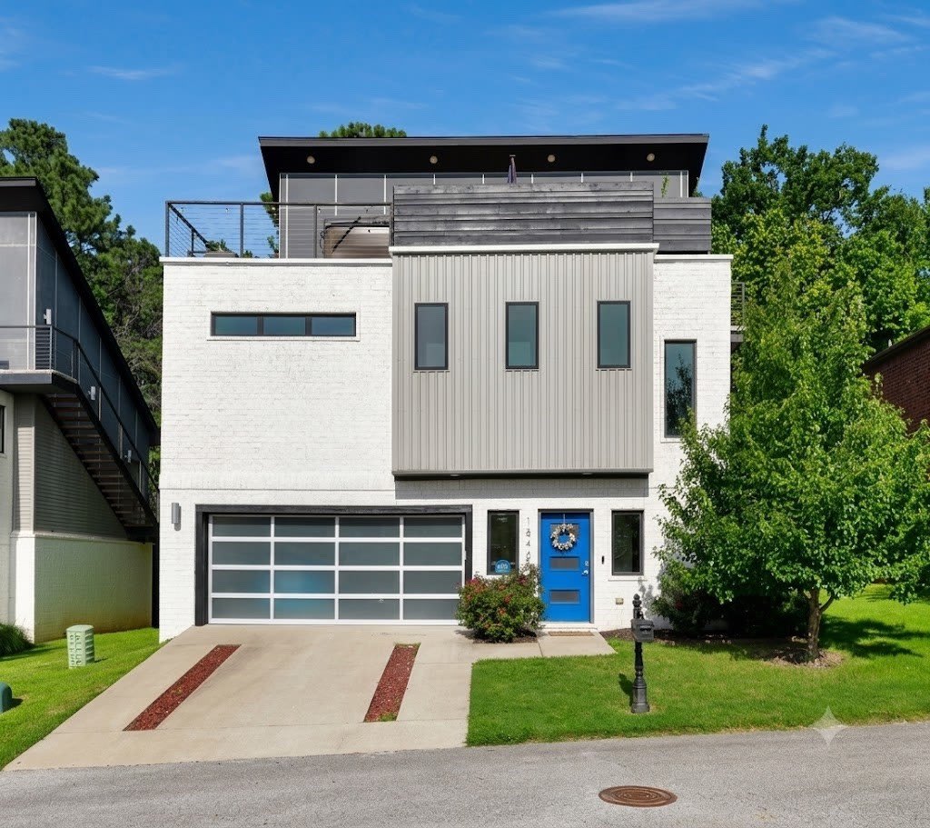 1546 N Desoto Place – photo 1