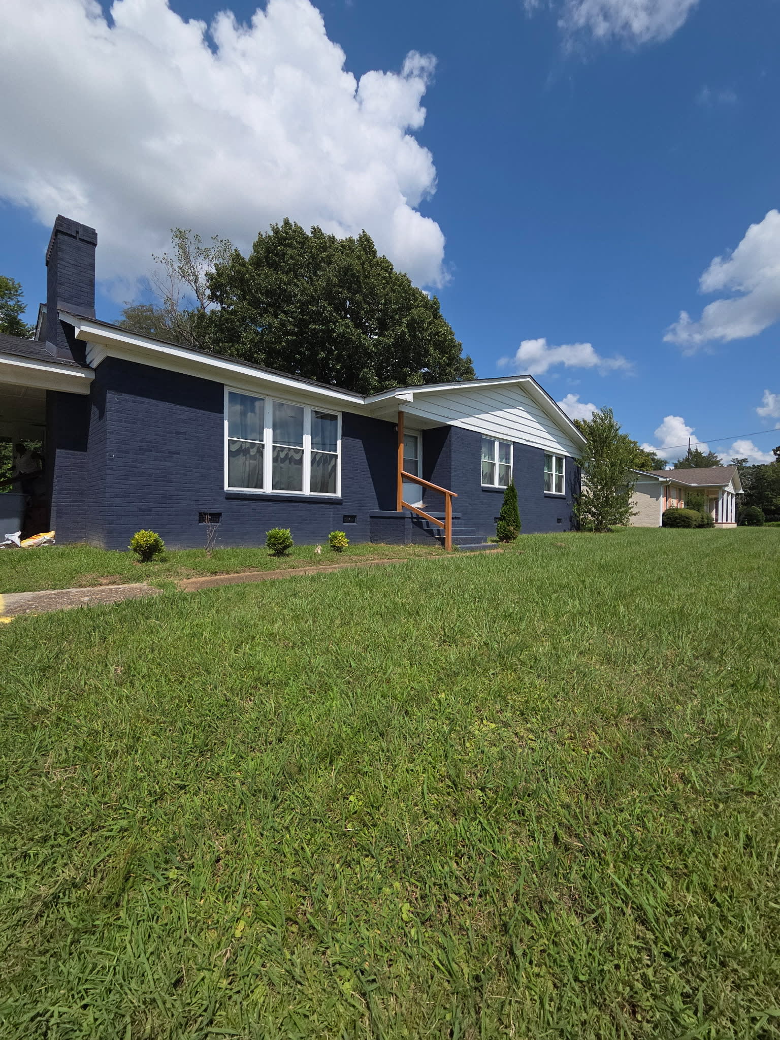 1387 E Jefferson St – photo 2