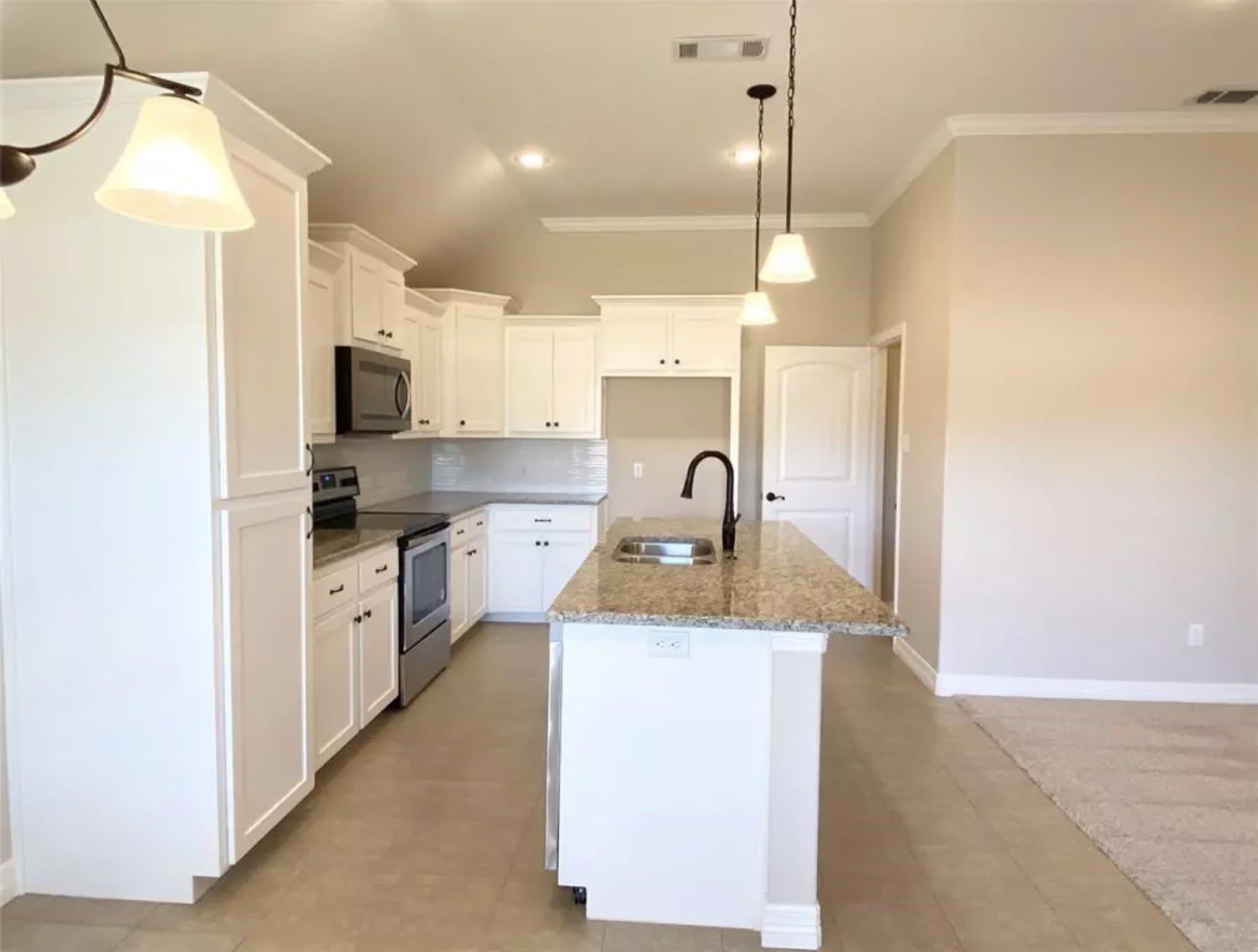 126 Frank Street – photo 5