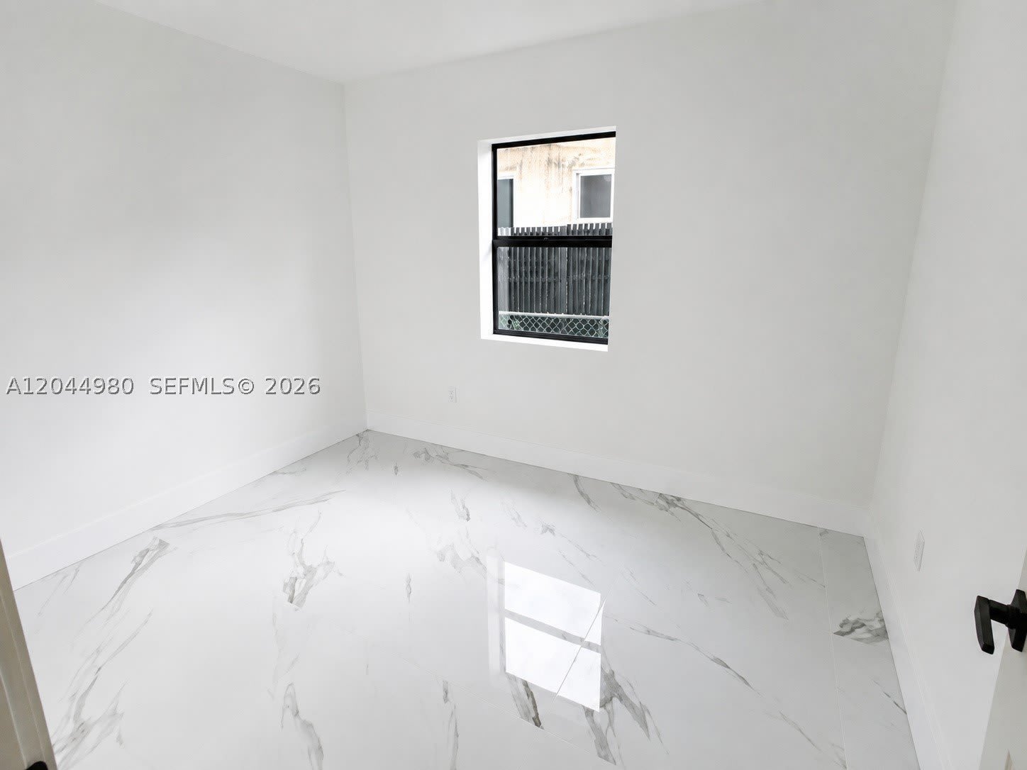 3435 SW 91st Ave – photo 5
