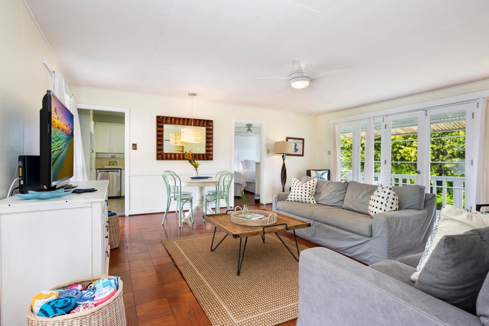 3bd/2ba Beachy Charm Home w/Private Pool & Close Walk to beach. Lanikai Cottage – photo 3