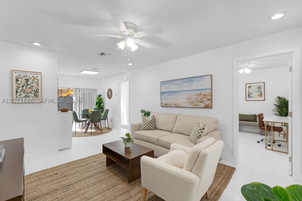 1428 NE 2ND AVE – photo 4