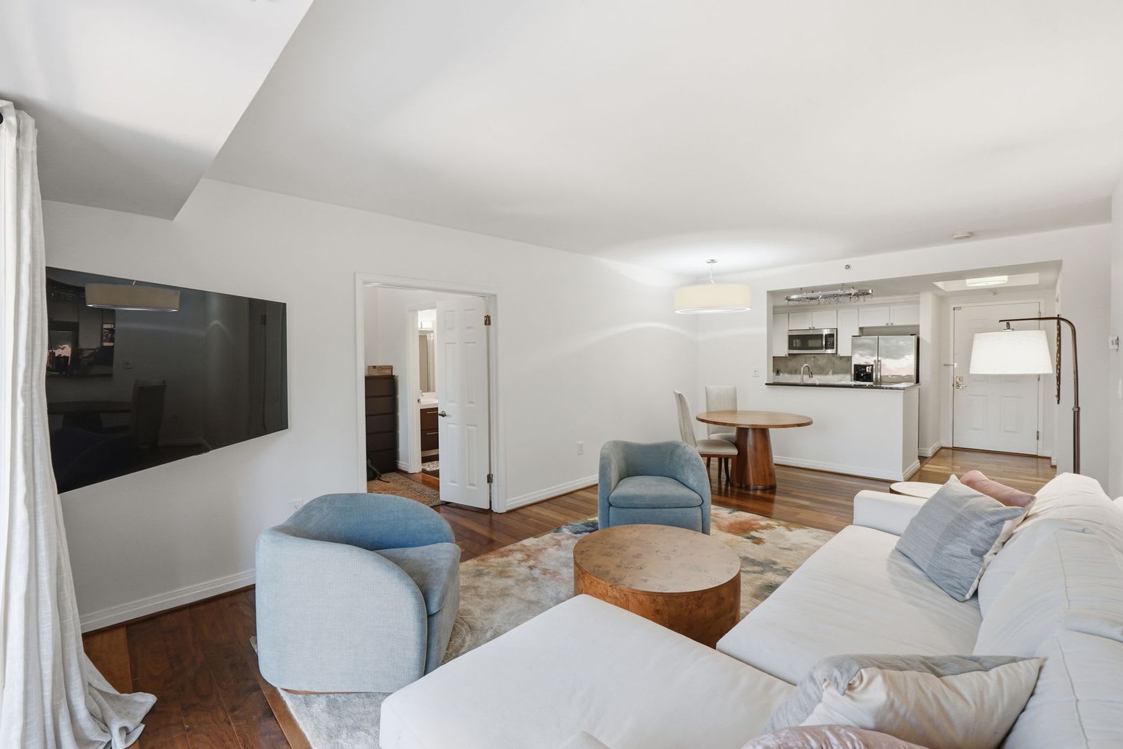 Luxury West End Condo With 400 Sf Private Terrace – photo 4