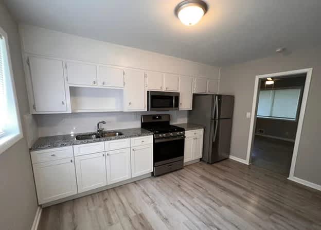 1275 E Washington Ave – photo 3