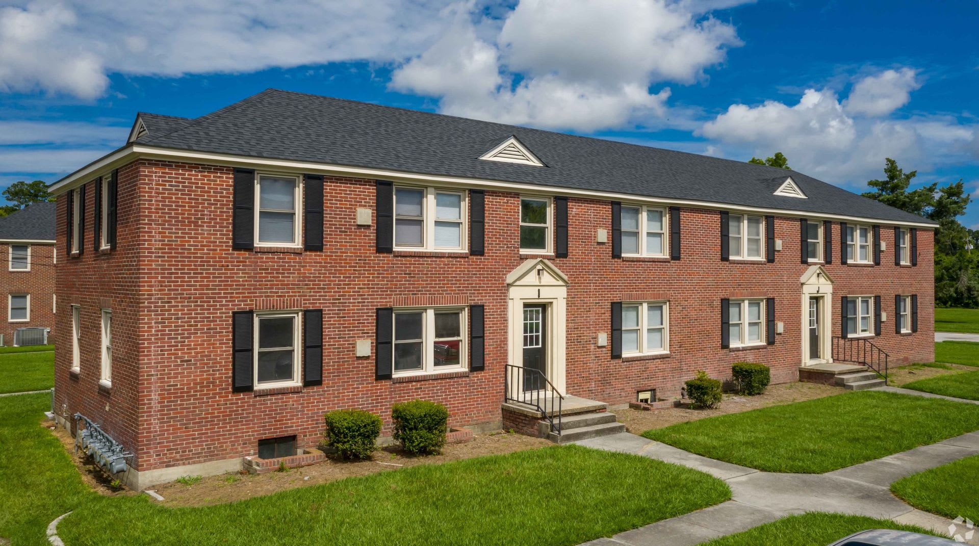 Bearfoot Landing Apartments – photo 1