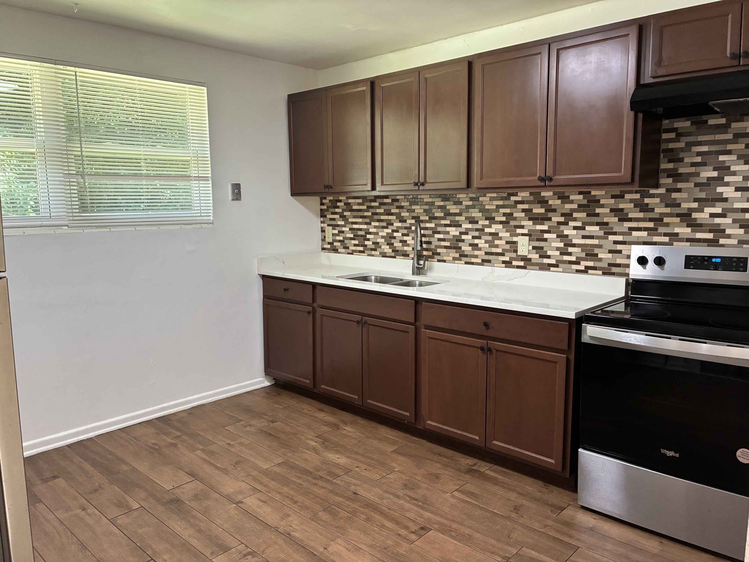 645 Allen Lane – photo 4