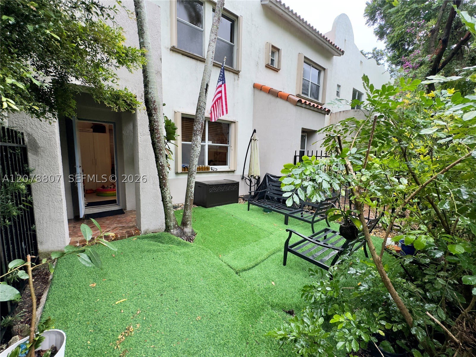 3047 Center St – photo 1