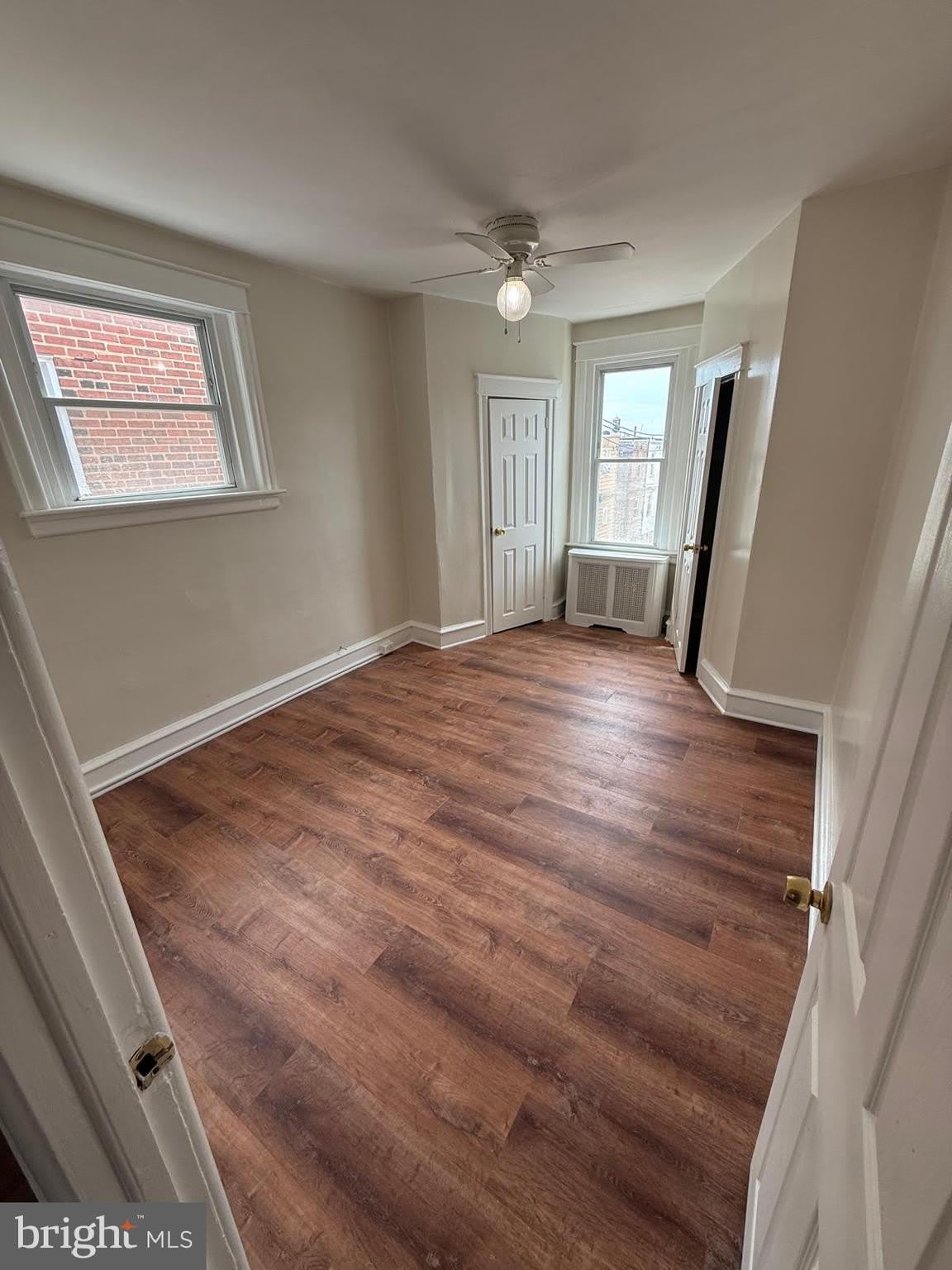 1330 E LUZERNE Street – photo 2