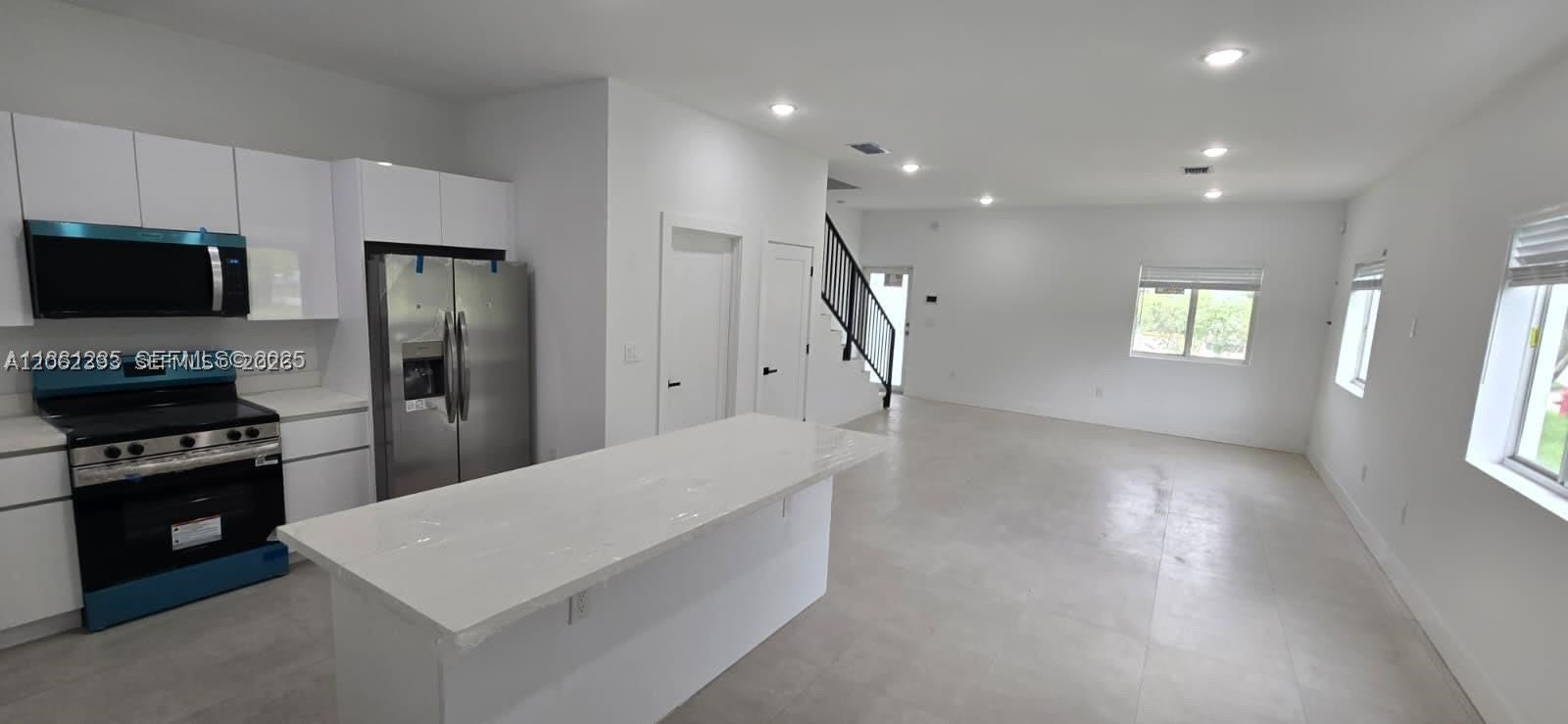 141 NW 11th St – photo 3