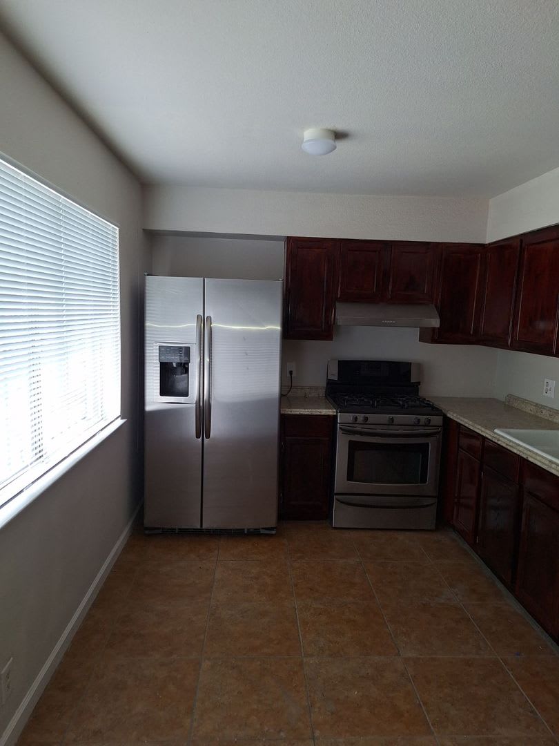 3 Bedroom 1.5 Bathroom Cheyenne & Civic Center – photo 2