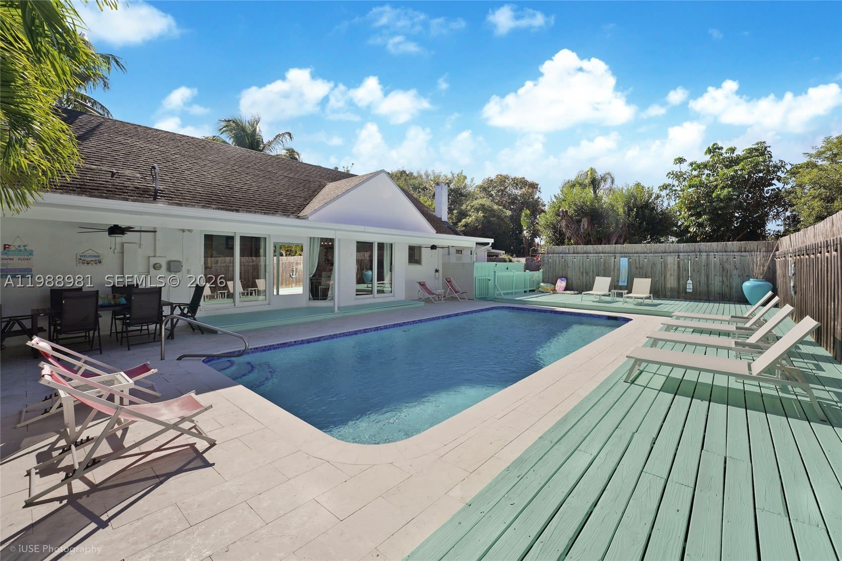 212 SW 1st Ave – photo 2