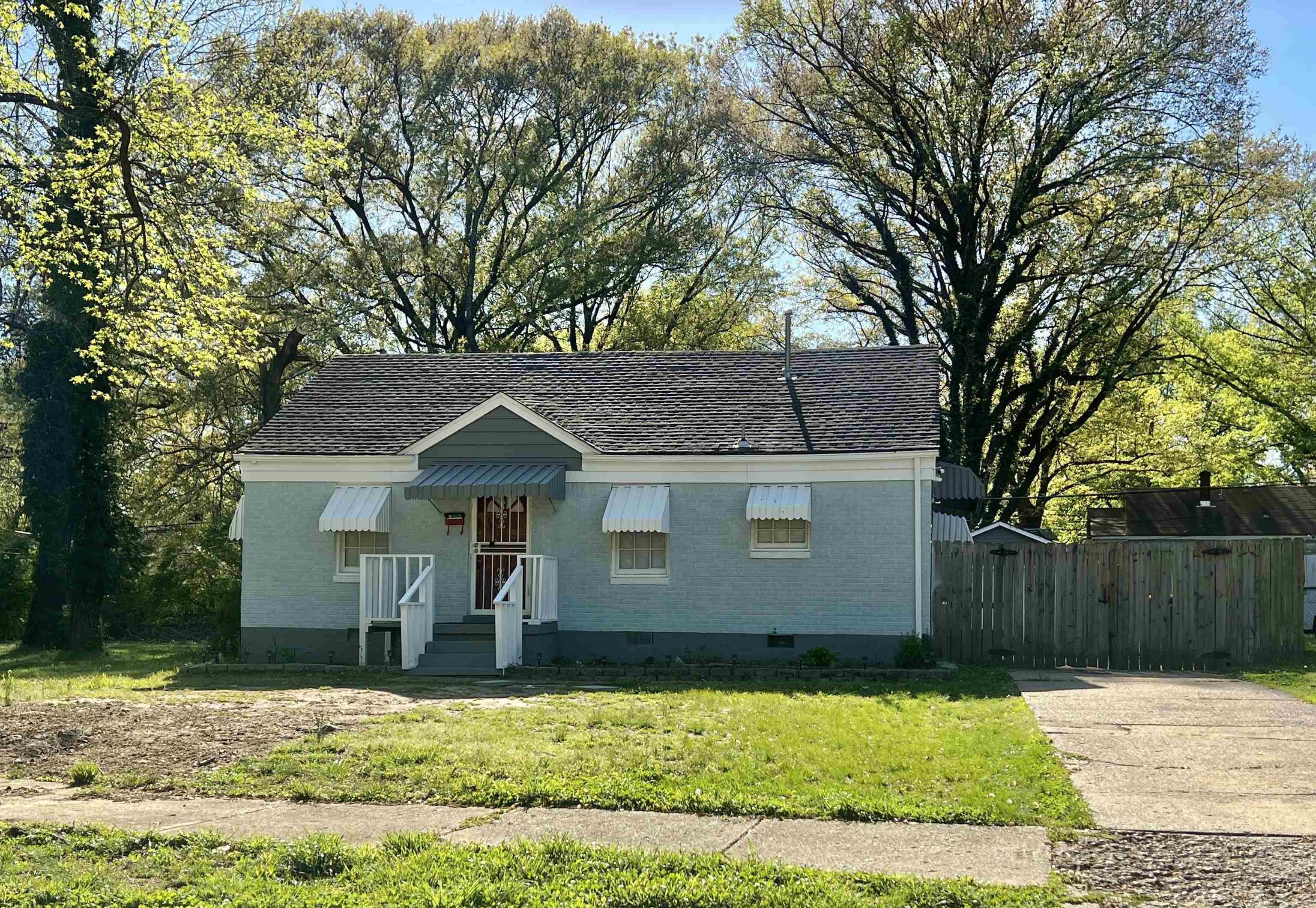 1515 HOPE St – photo 1