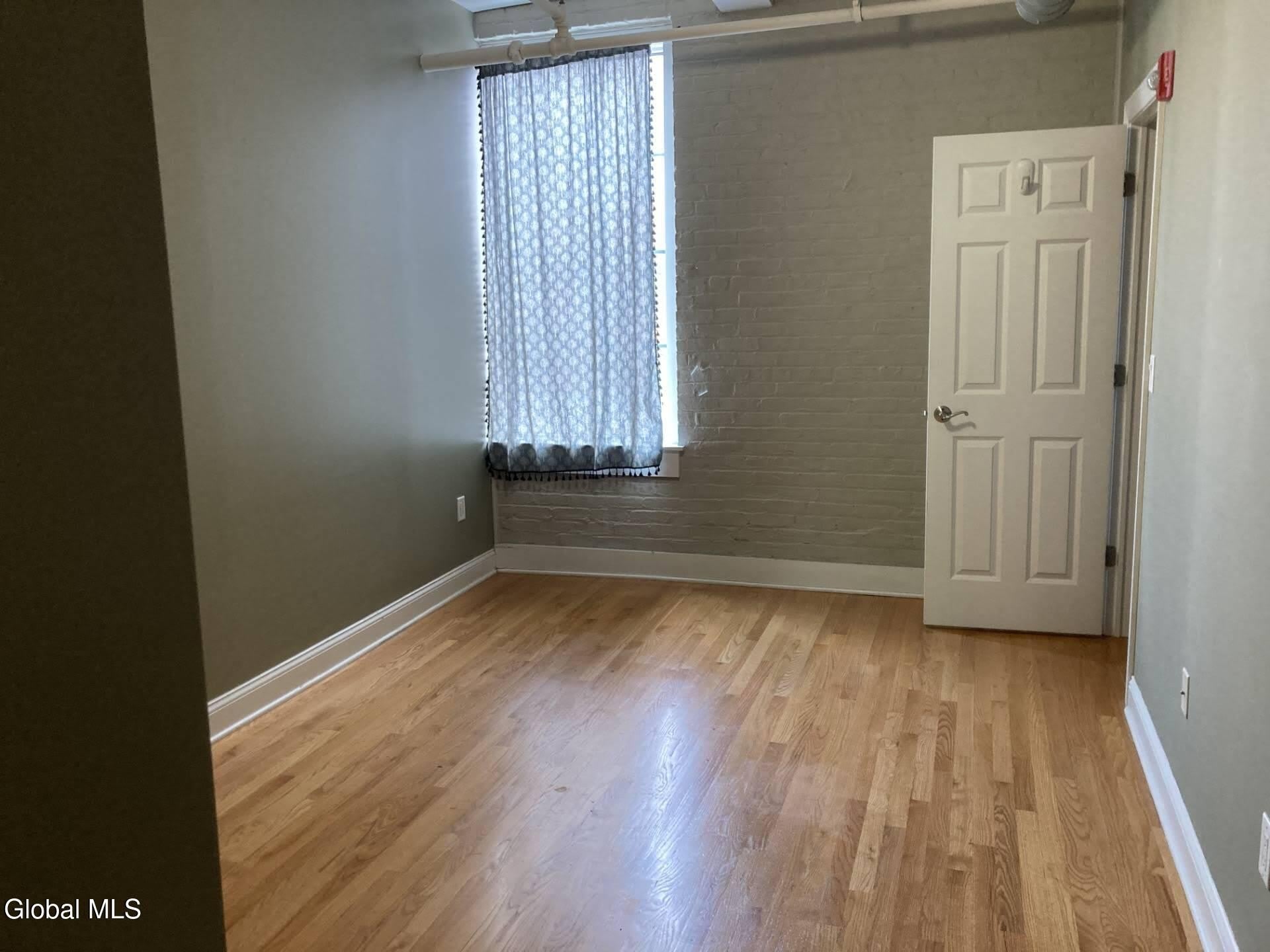 4 Sheridan Avenue – photo 5