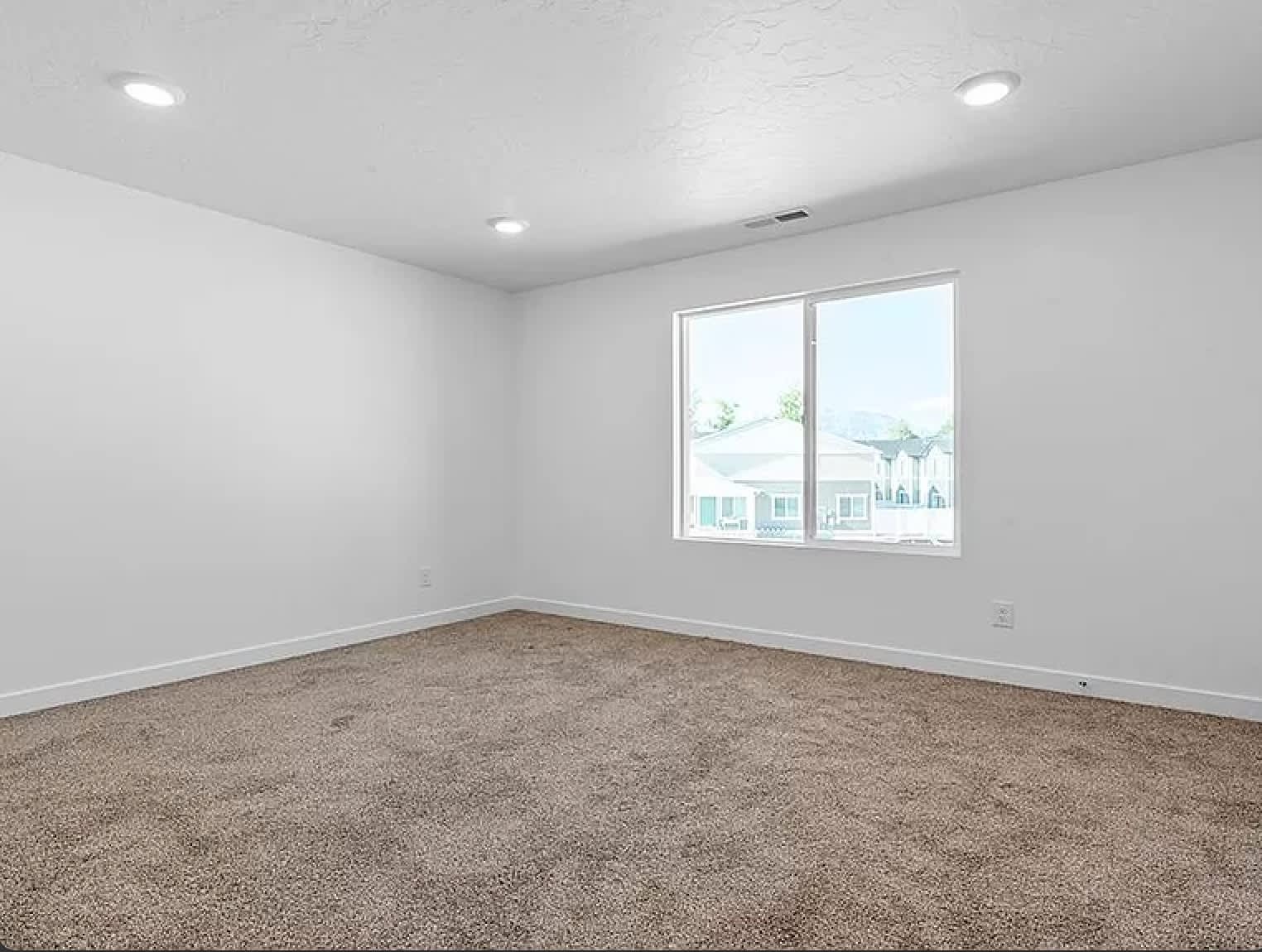 638 W 1920 S – photo 5