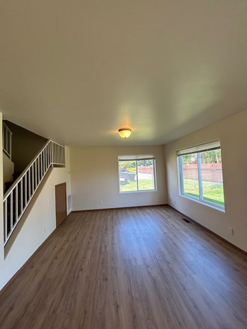 Newly updated 3 Bedroom Townhome! – photo 3