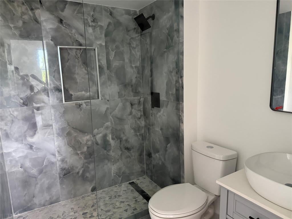 112 ROYAL PARK Drive – photo 2