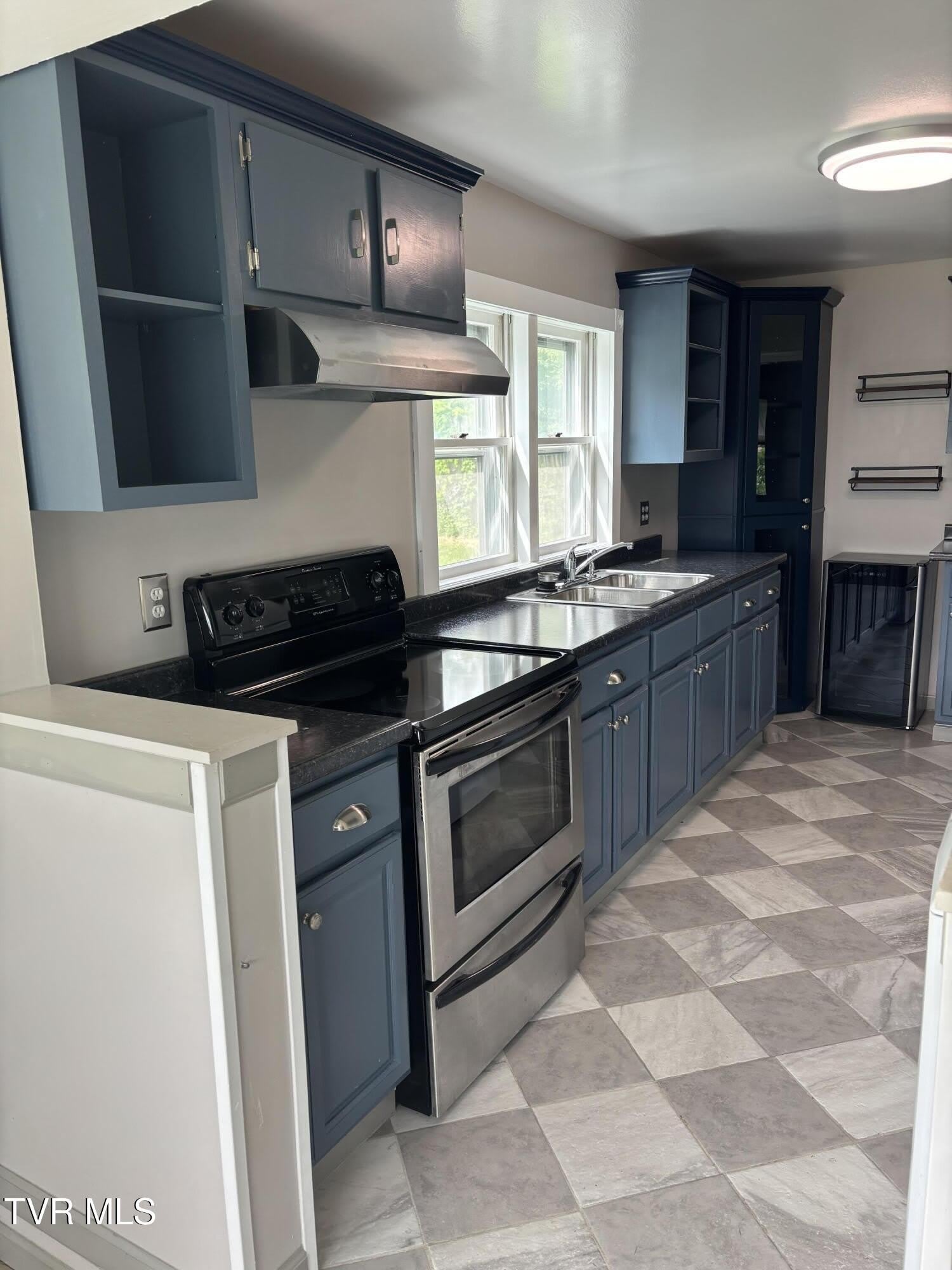 137 Kinley Drive – photo 3