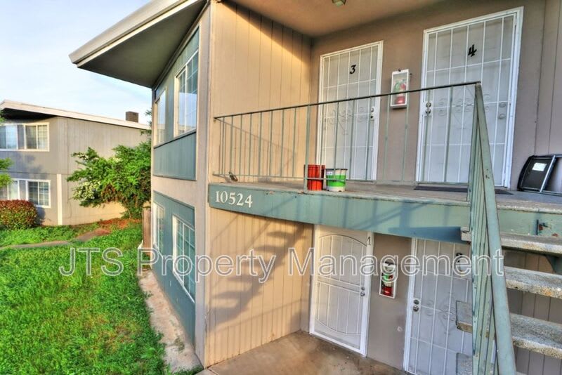 10524 Croetto Way – photo 3
