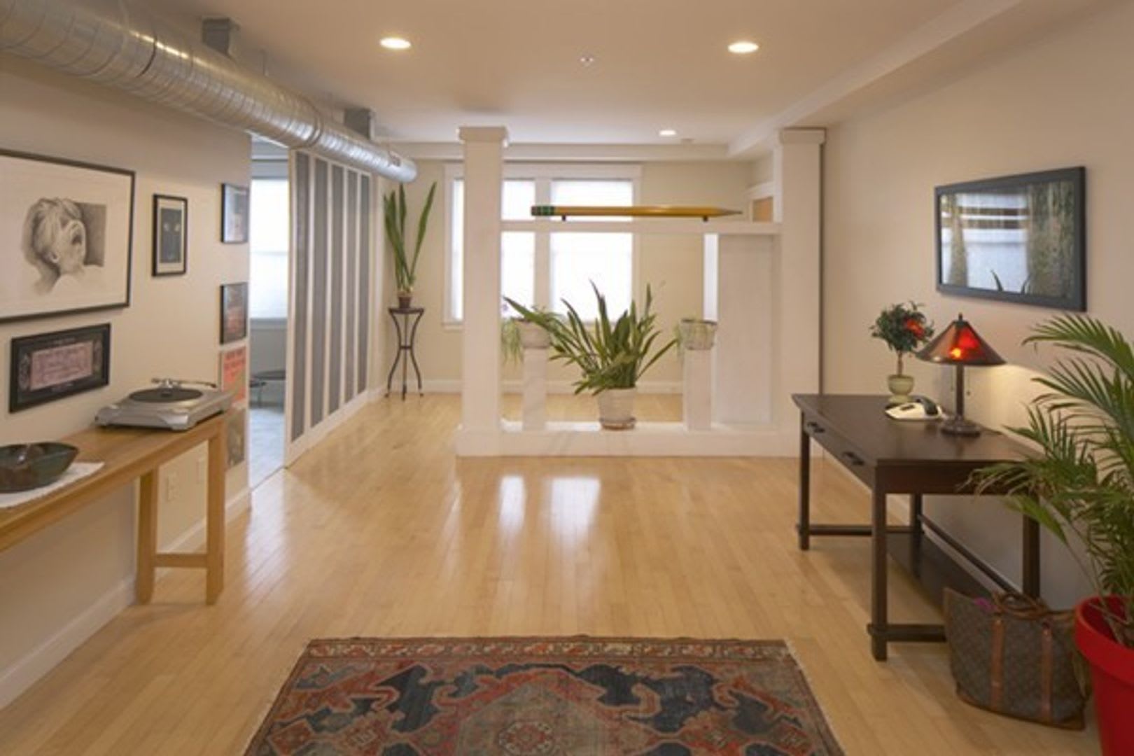 Somerville 2 BD 2 BATh Gem Available 9/1 – photo 1