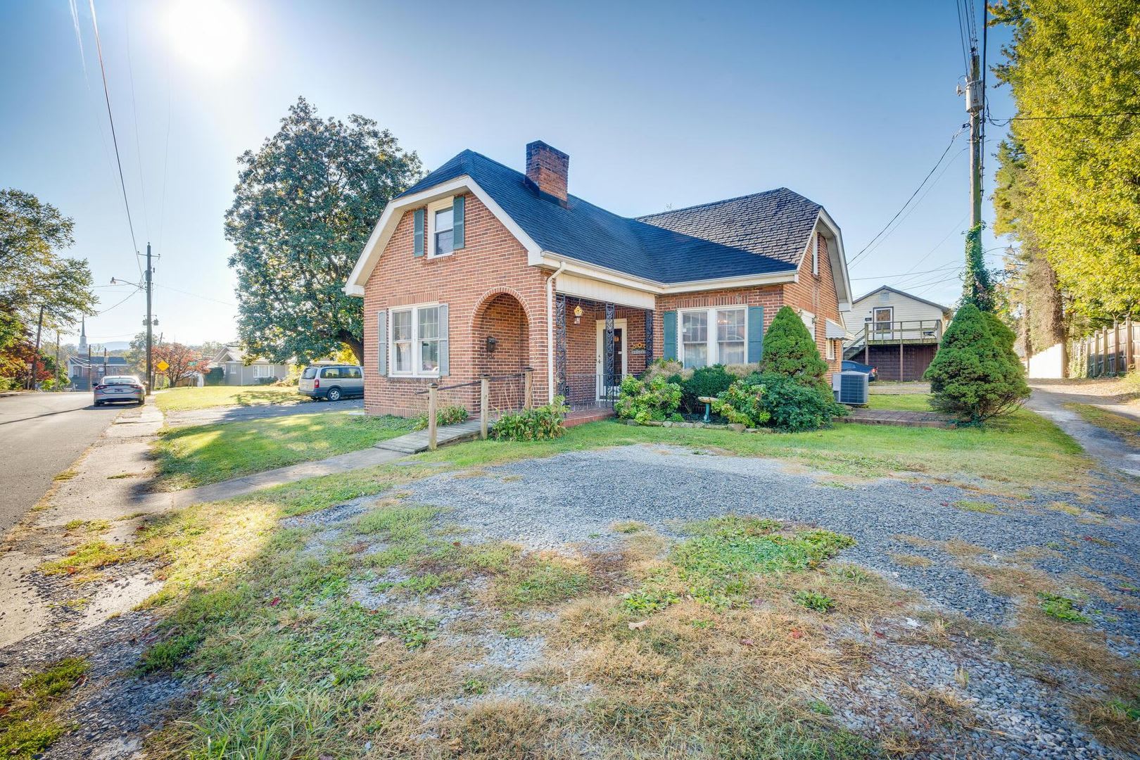 Coming Soon!! Charming 3 bed 2 Bath – photo 2