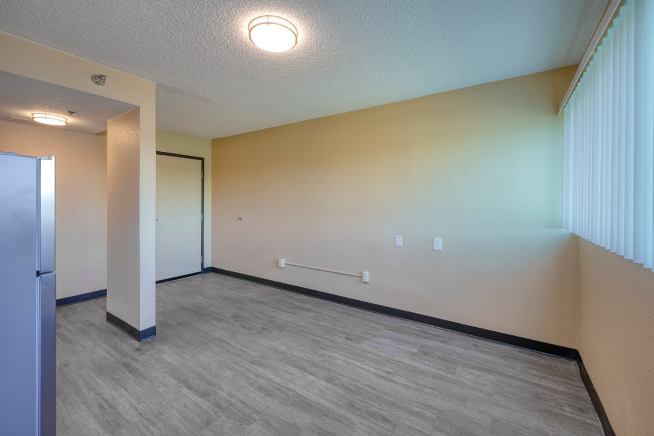 Tabor Lake Apartments – photo 3