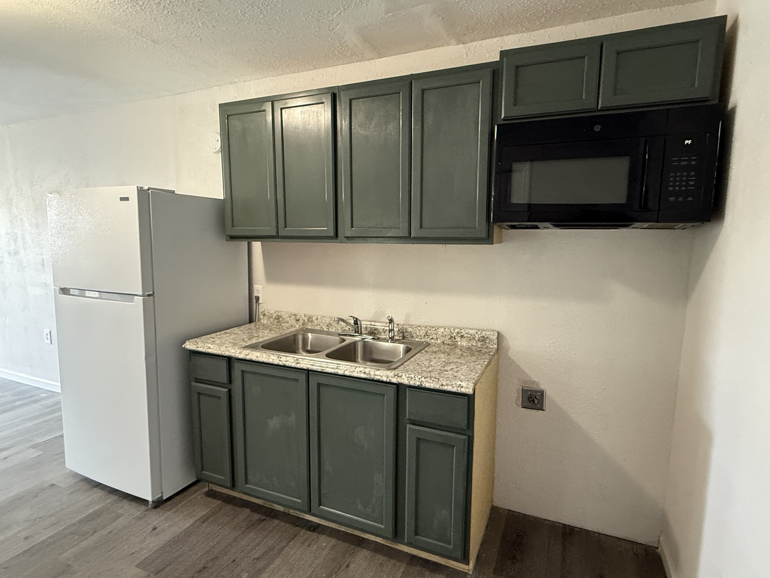 502 Houston Street – photo 1