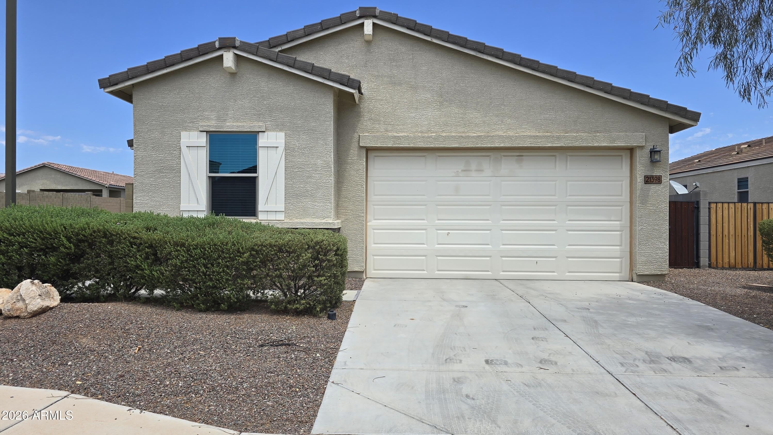 21398 W Holly Street – photo 2