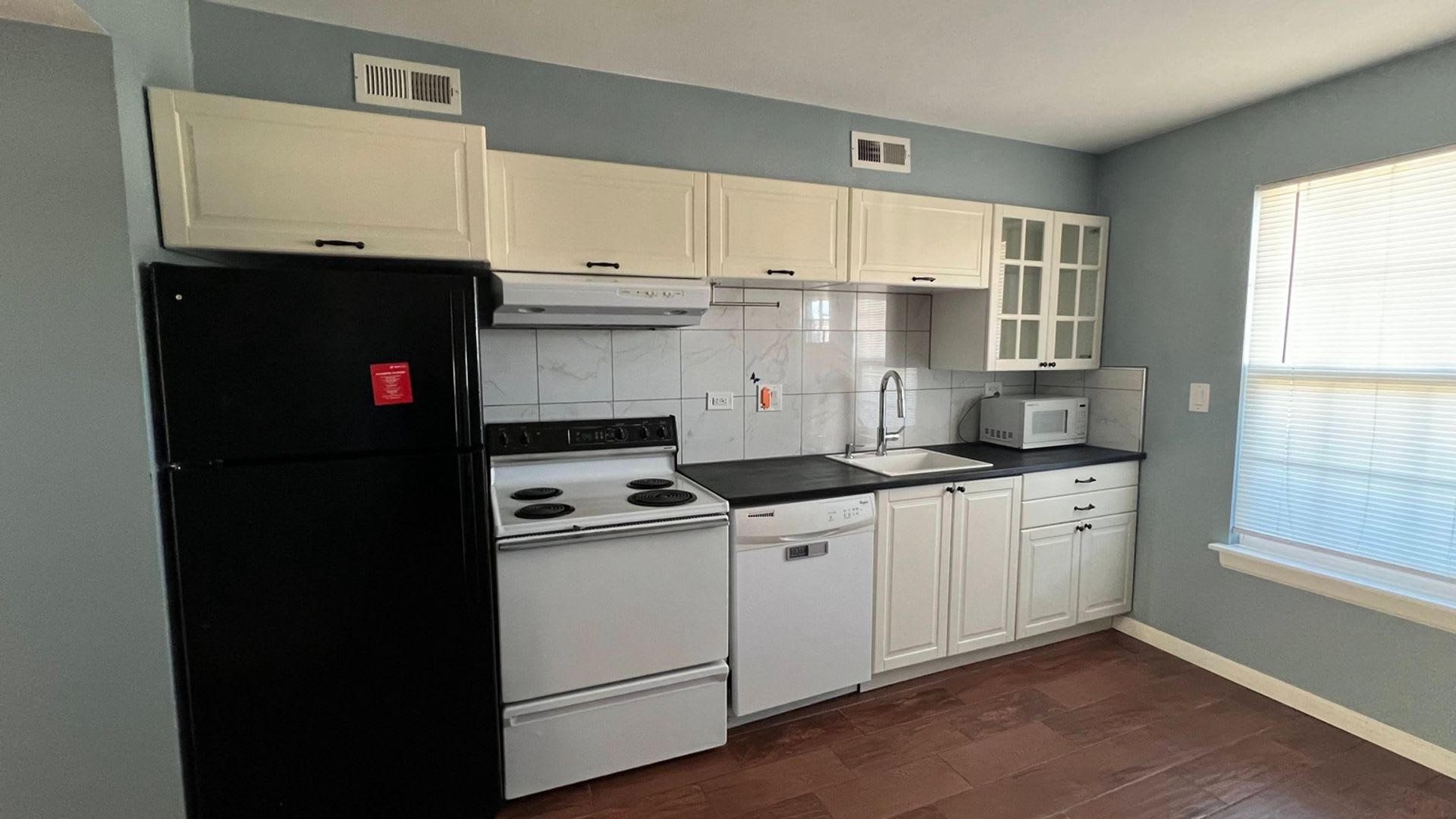 Convenient Denver 2-Bed Condo Near Walmart, Cherry Creek & I-25 – photo 4