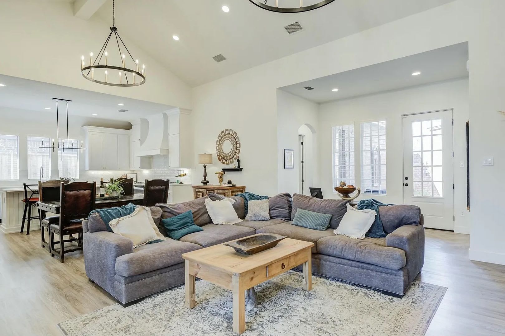Beautiful four bedroom home in Kelsey Park! – photo 2