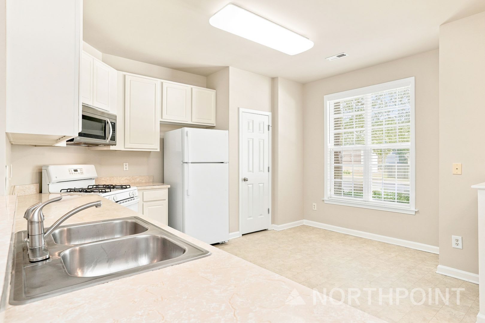 3 BR/2.5BA – photo 5