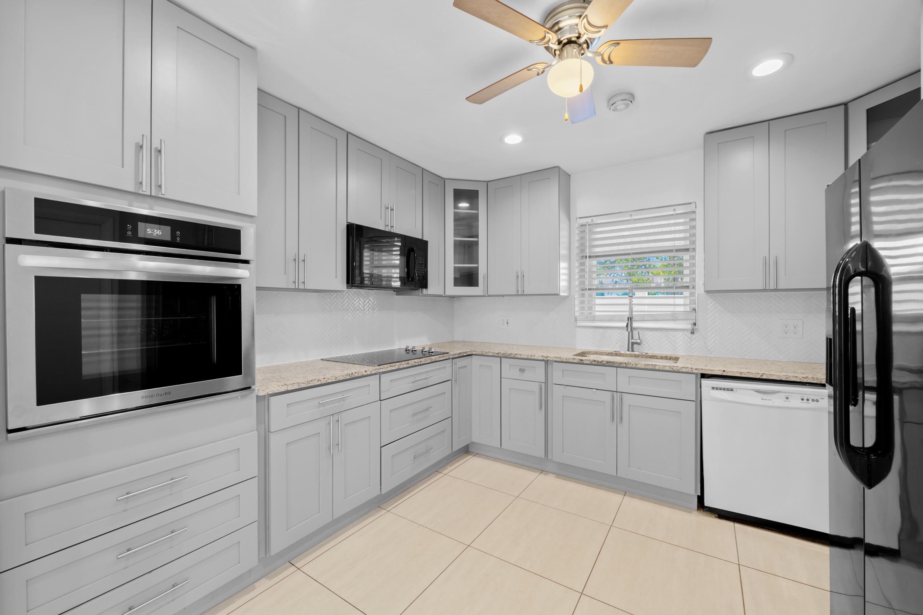 27 Se 6Th Street – photo 3