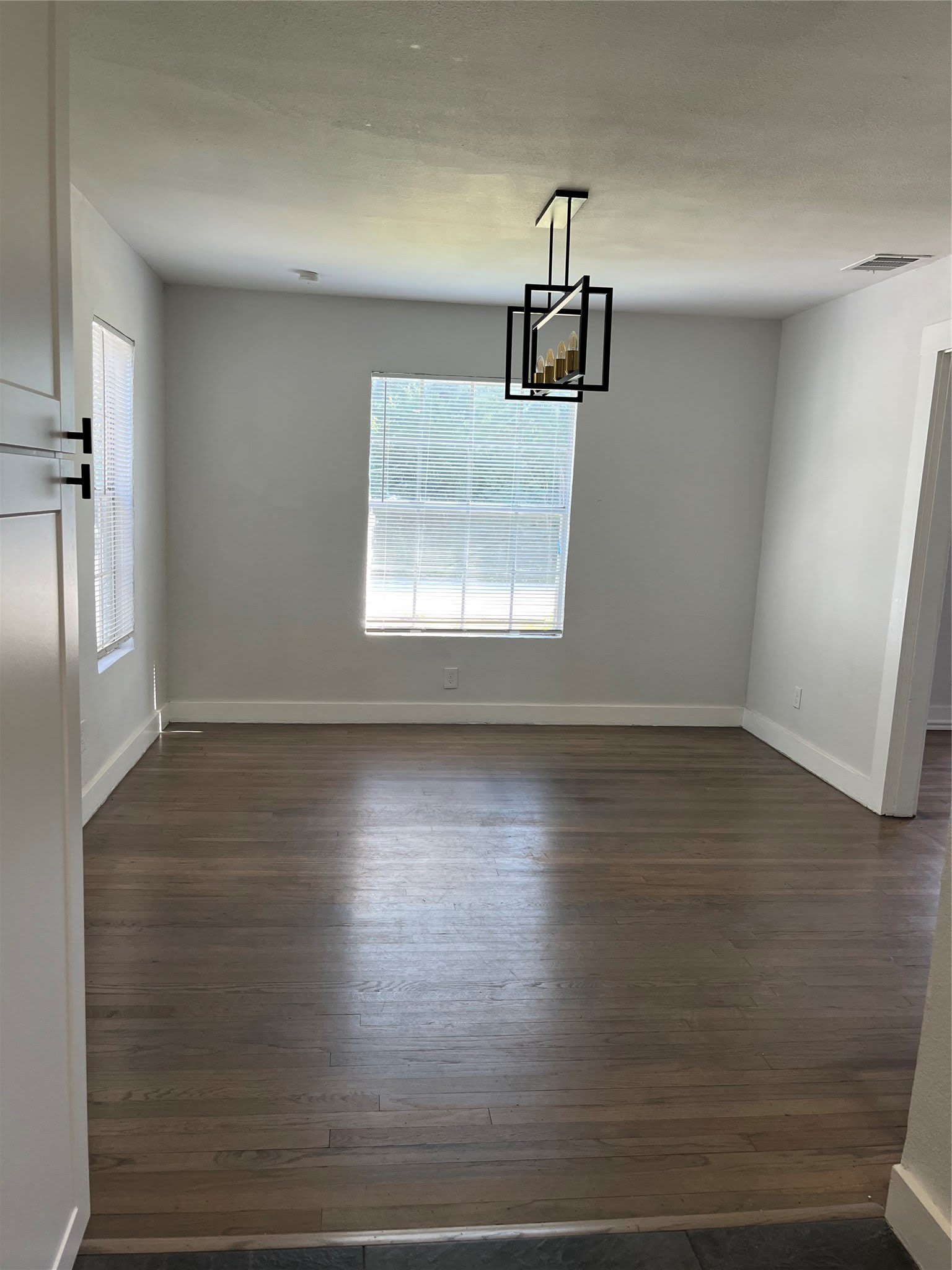 903 W 8Th Street – photo 2