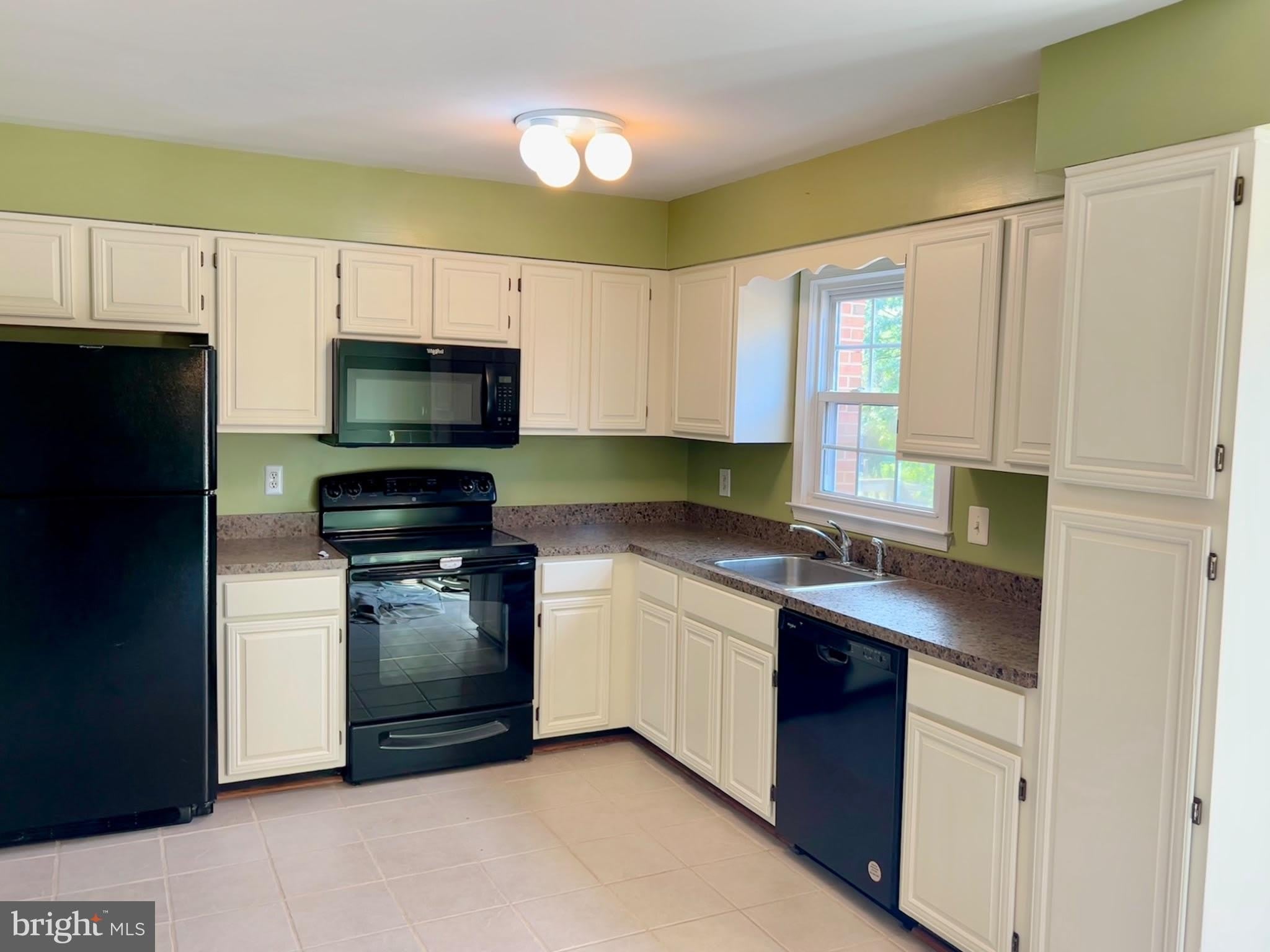 12052 STALLION Court – photo 3