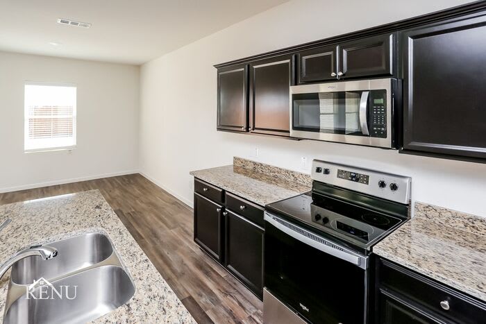 766 Oakhurst Drive – photo 4