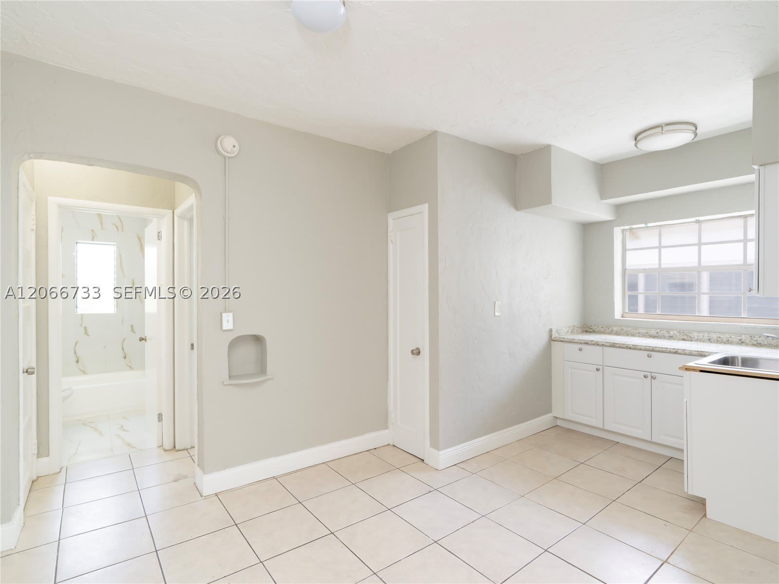 7635 Dickens Ave – photo 4