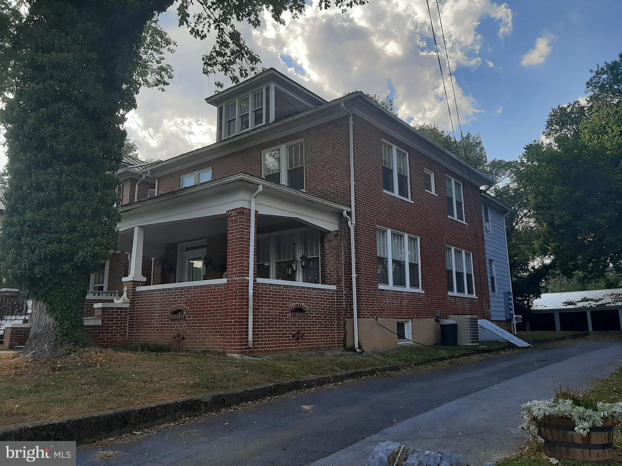 443 N LOUDOUN Street – photo 2