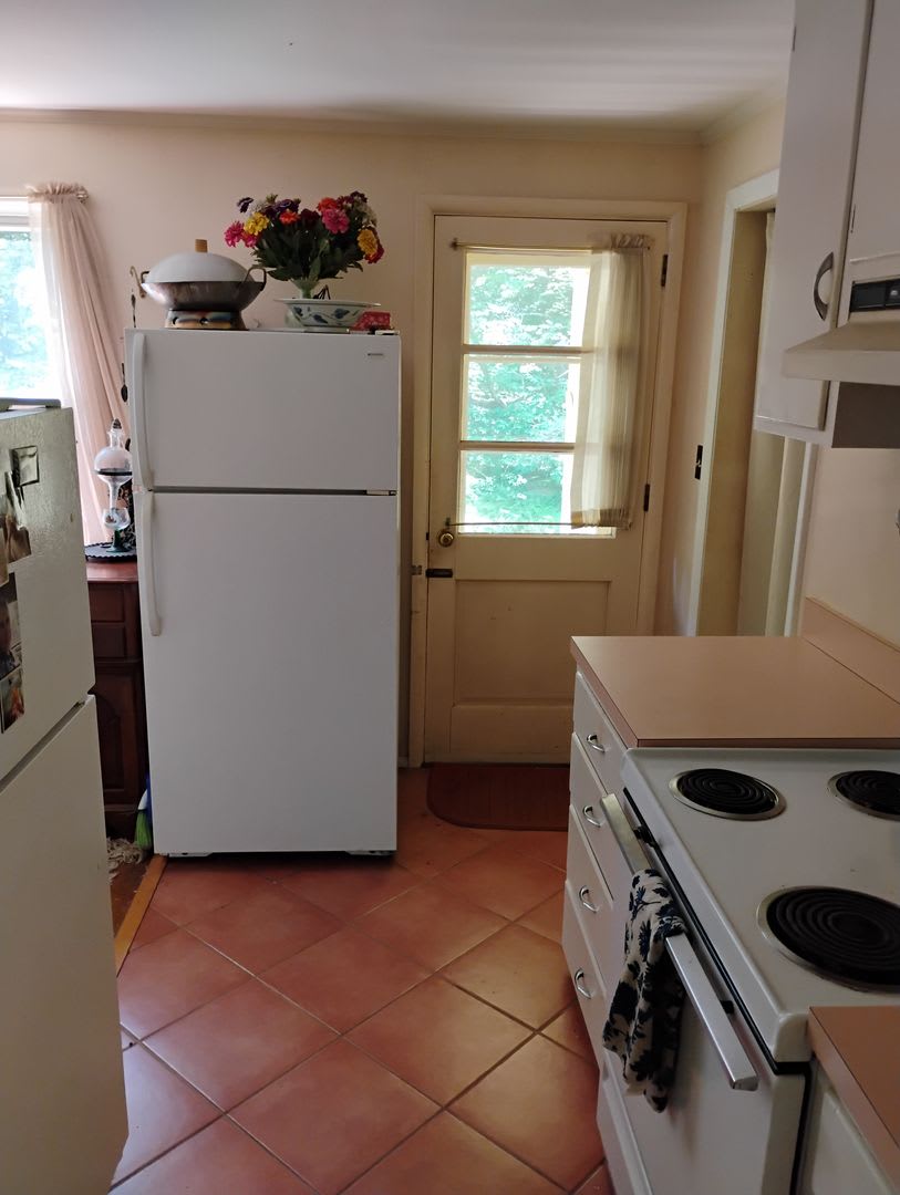 Spacious Furnished 3-4 Bedroom Home Near Dartmouth – photo 3