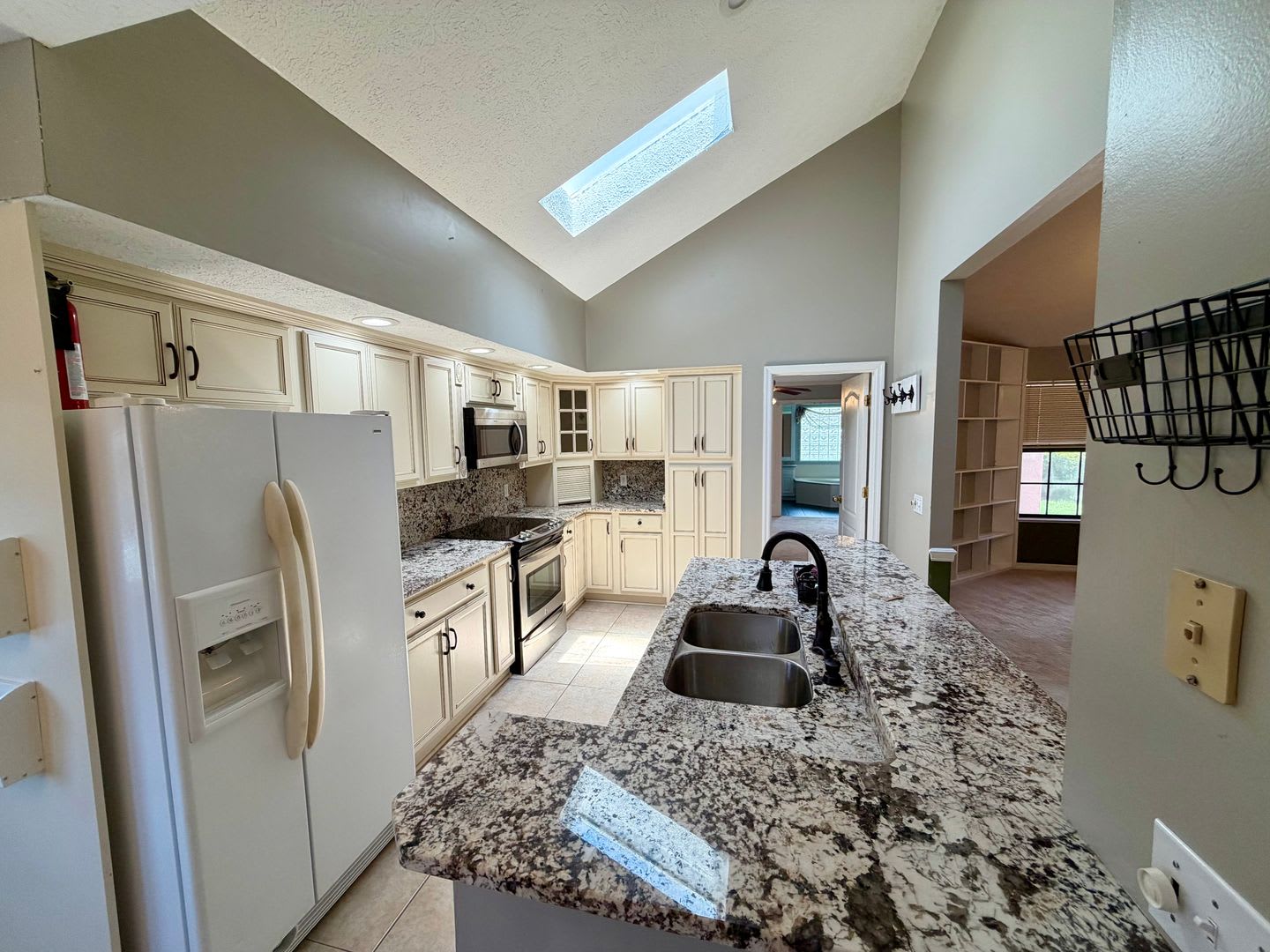 Reduced North Shore 3B 2Bth – photo 4