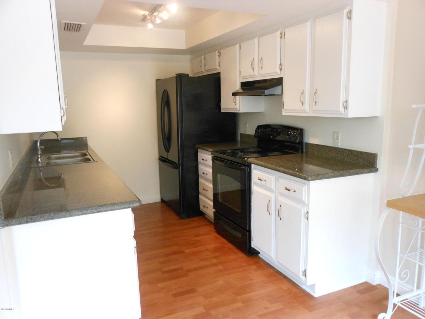 One Month Free On Oac And 13 Month Lease Location Minutes From Old Town Scottsdale Fashion Square And Asu – photo 1
