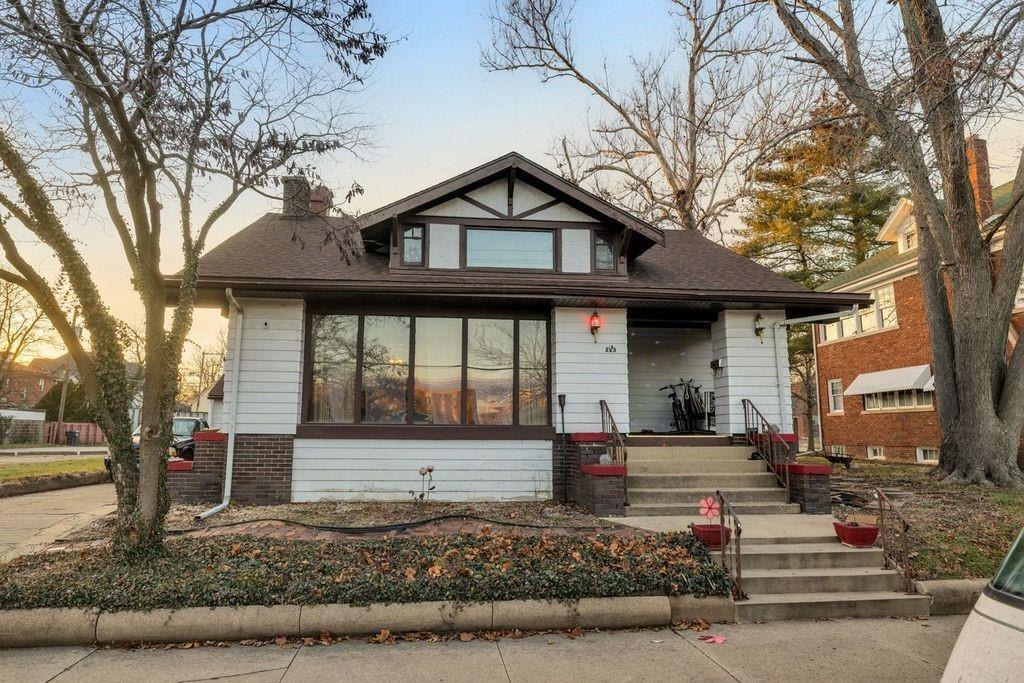 223 South Edward Street – photo 1