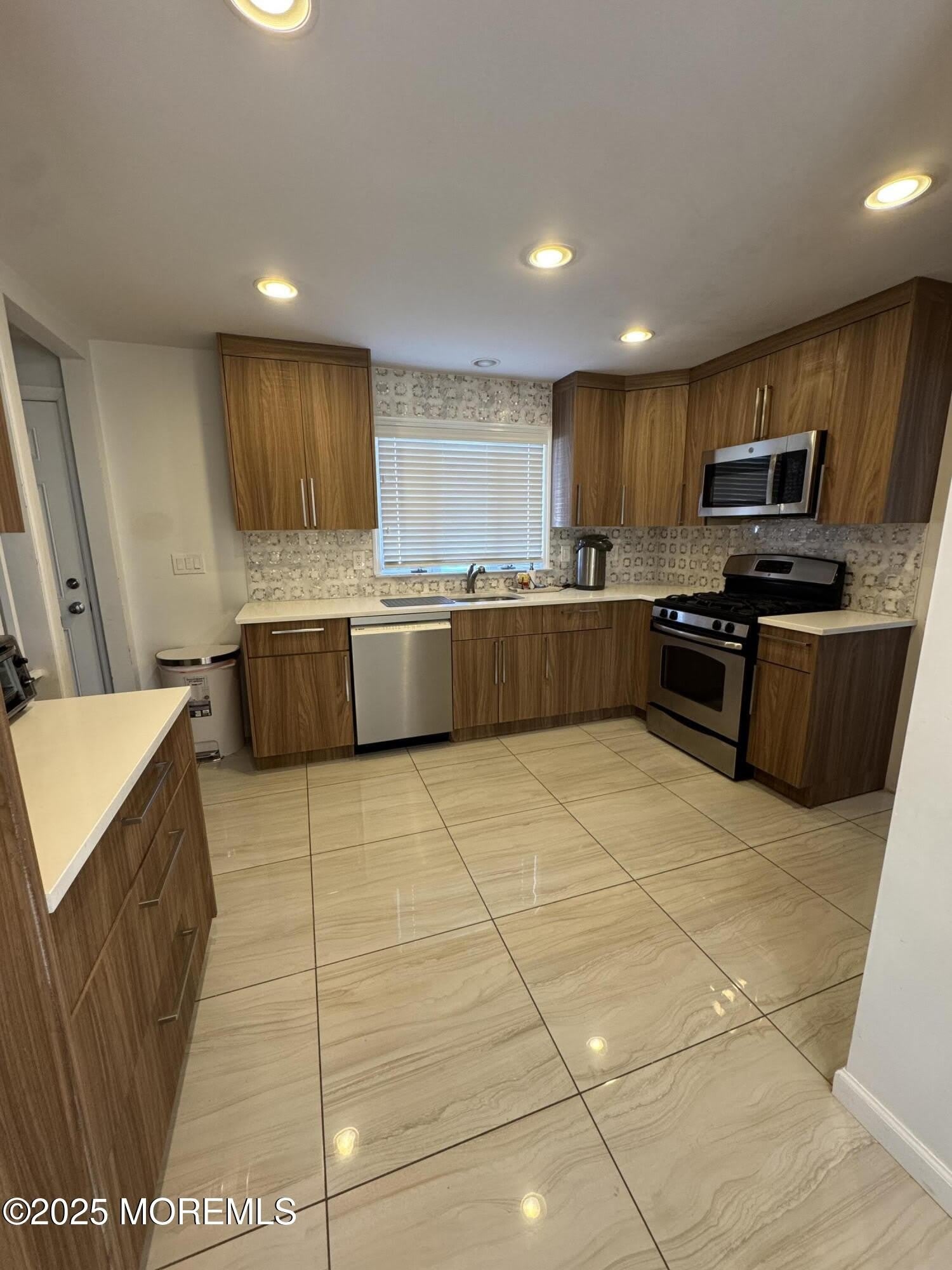 259 Garfield Avenue – photo 5