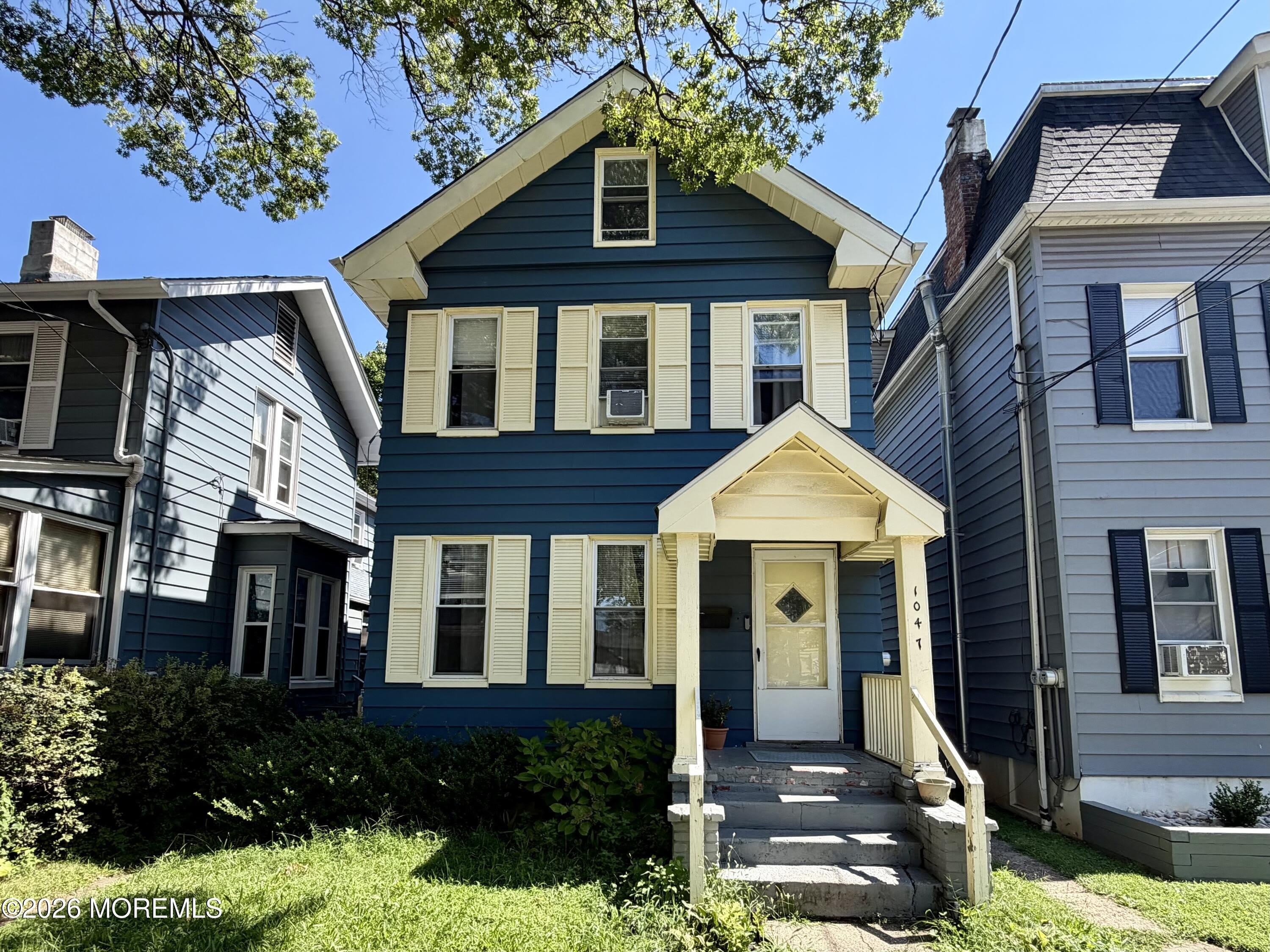 1047 Jaques Avenue – photo 1