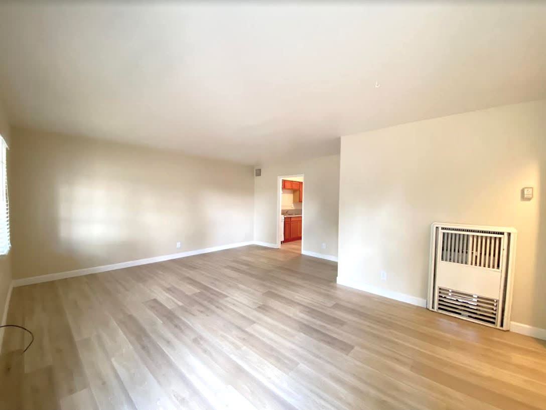 958 Barney St – photo 3
