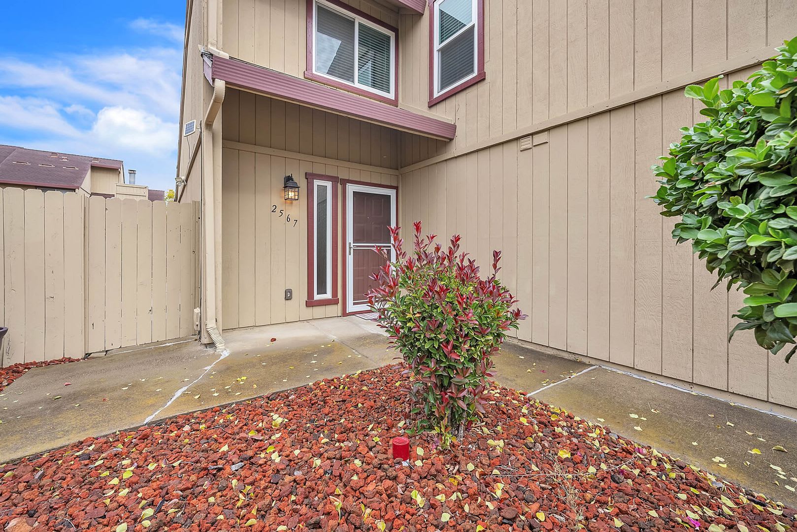 2567 Higgins Rd – photo 3