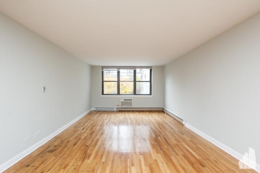 1446 N Dearborn St – photo 2