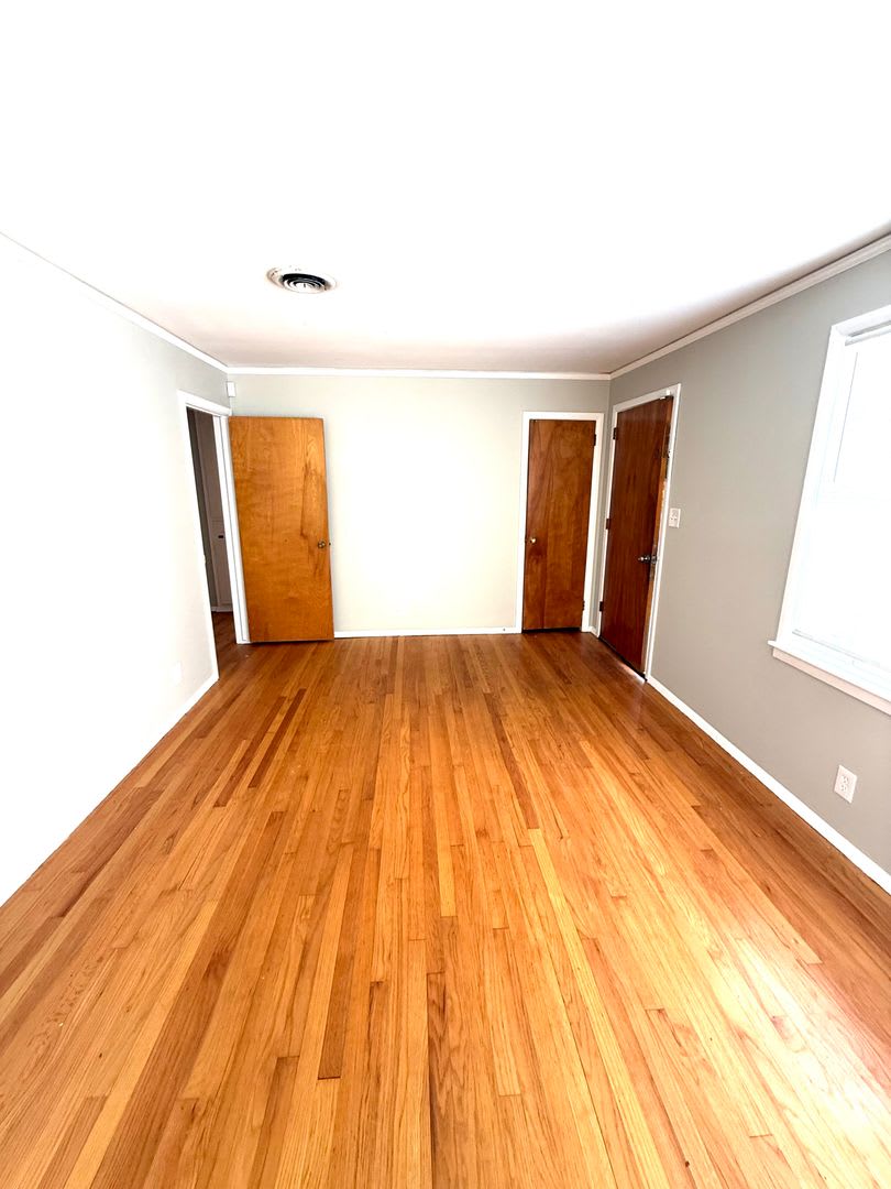 ** 3 bed 2 bath Forest Hills ** Call the self-showing number to schedule a tour – photo 5