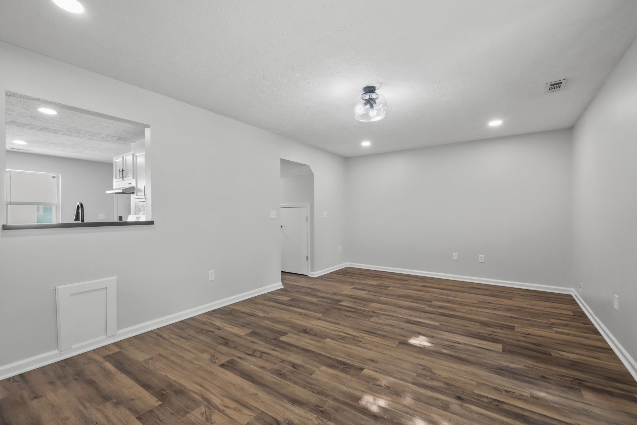 South Senate Avenue – photo 4