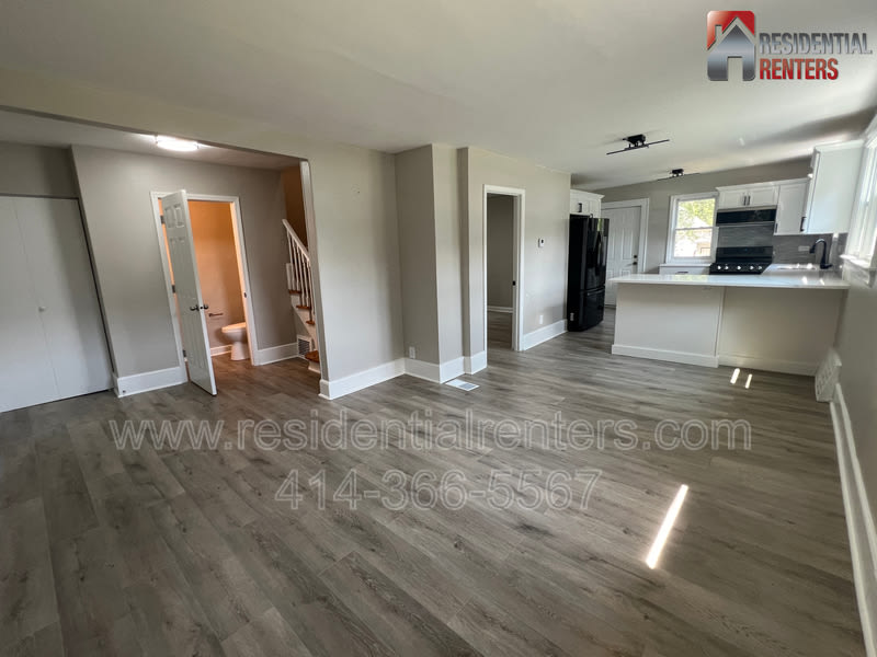 5426 N 41St St – photo 2