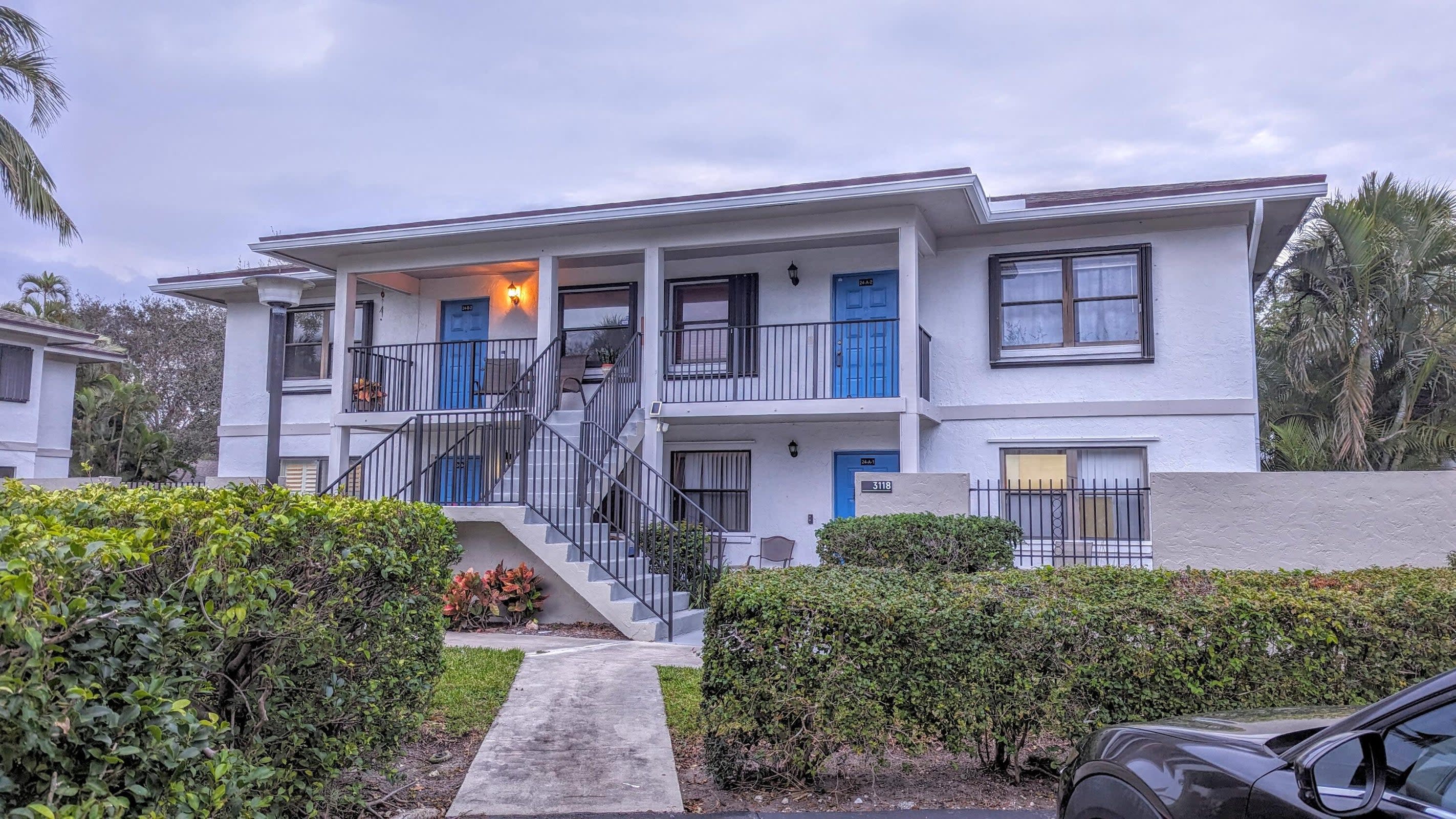 3118 Southwest 20th Terrace – photo 1