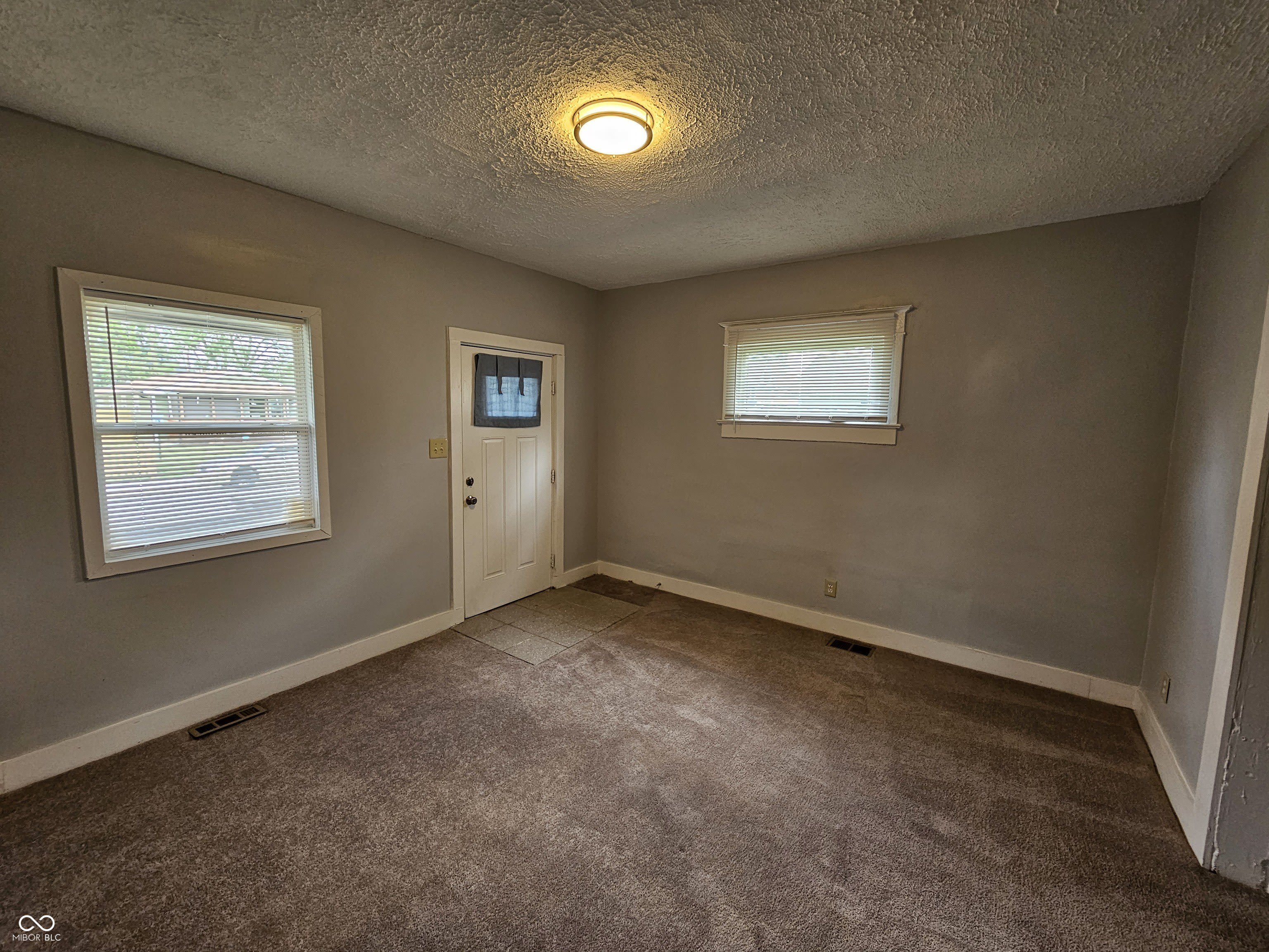 2143 Bellefontaine Street – photo 5